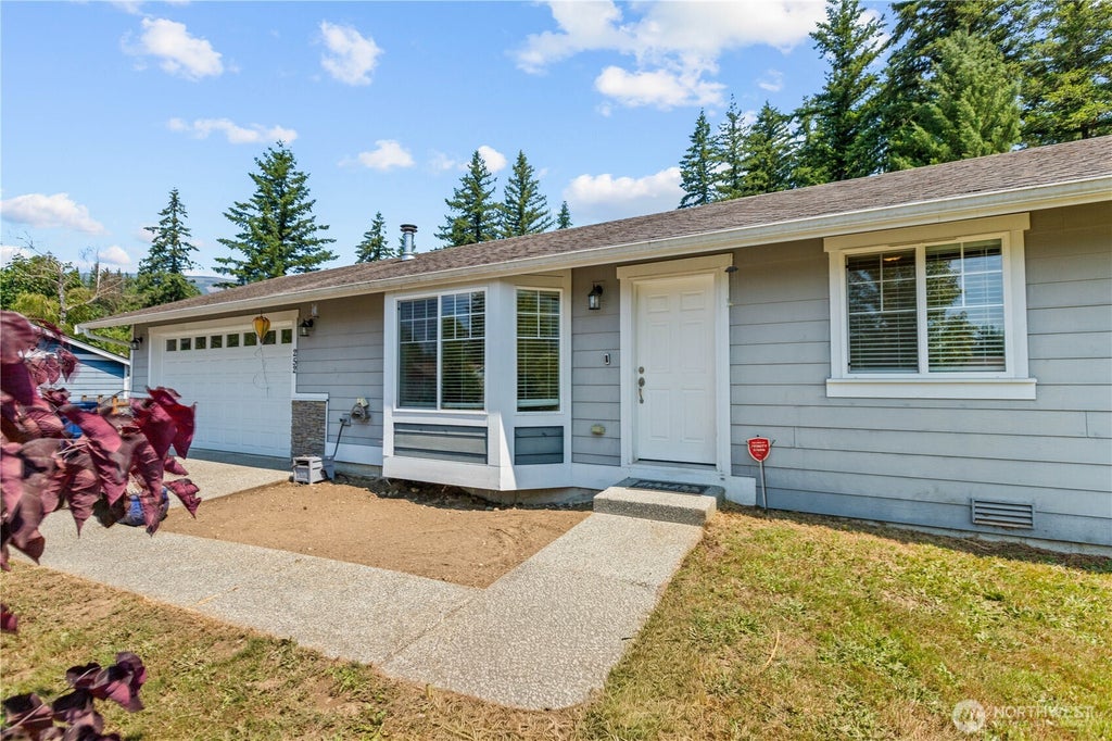 Photo of 252 19th Street, Gold Bar, WA 98251 (MLS # 2554704)