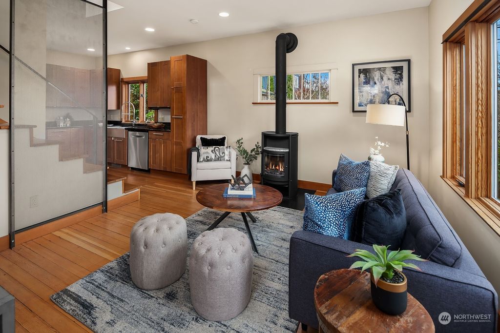Photo of 612 NW 73rd Street, Seattle, WA 98117 (MLS # 2193974)