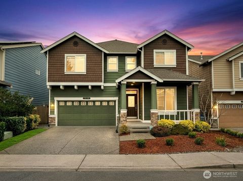 Photo of 7640 NE 195th Street, Kenmore, WA 98028 (MLS # 2496376)