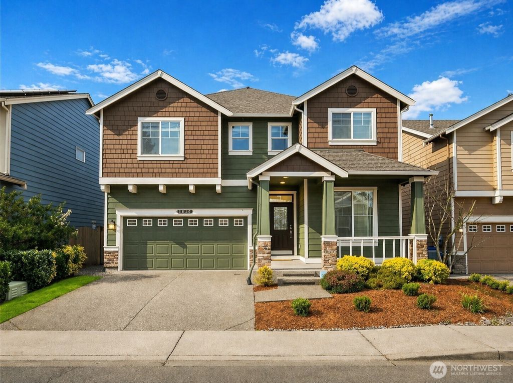 Photo of 7640 NE 195th Street, Kenmore, WA 98028 (MLS # 2496376)