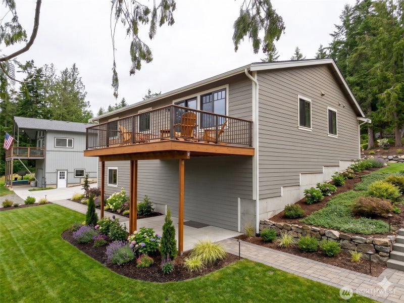 726 Shelter Bay