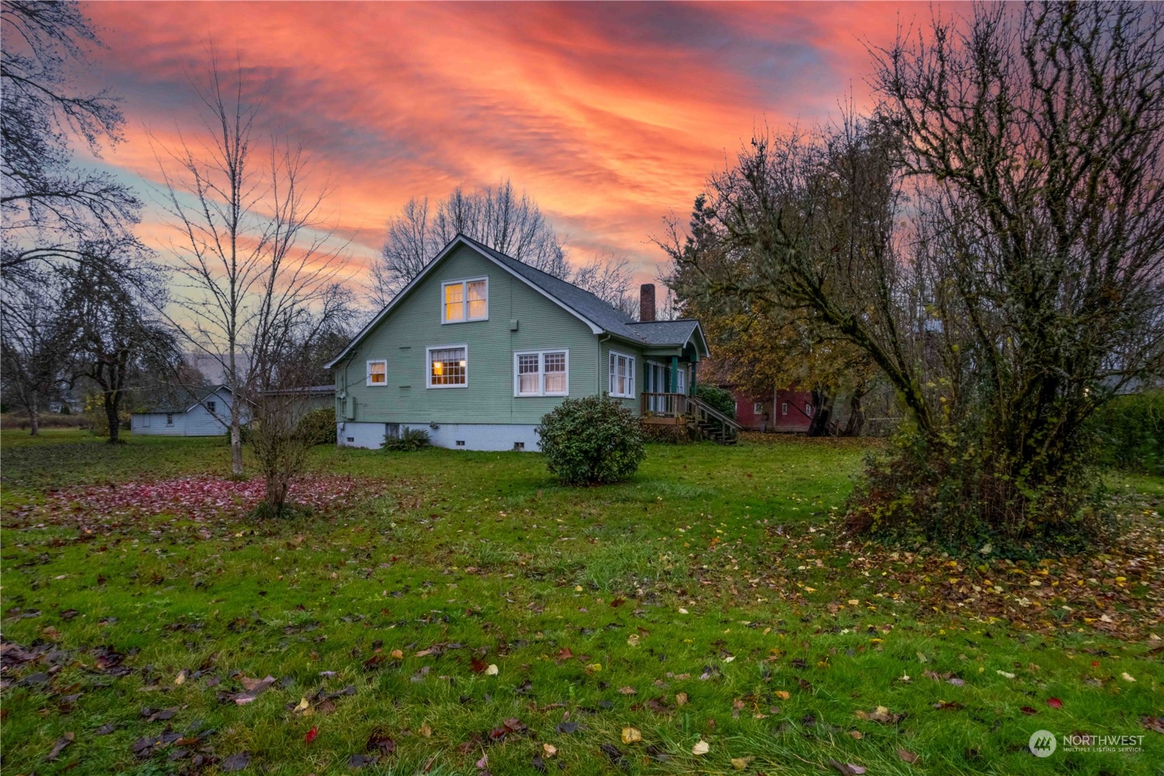 516 SW Riverside Drive