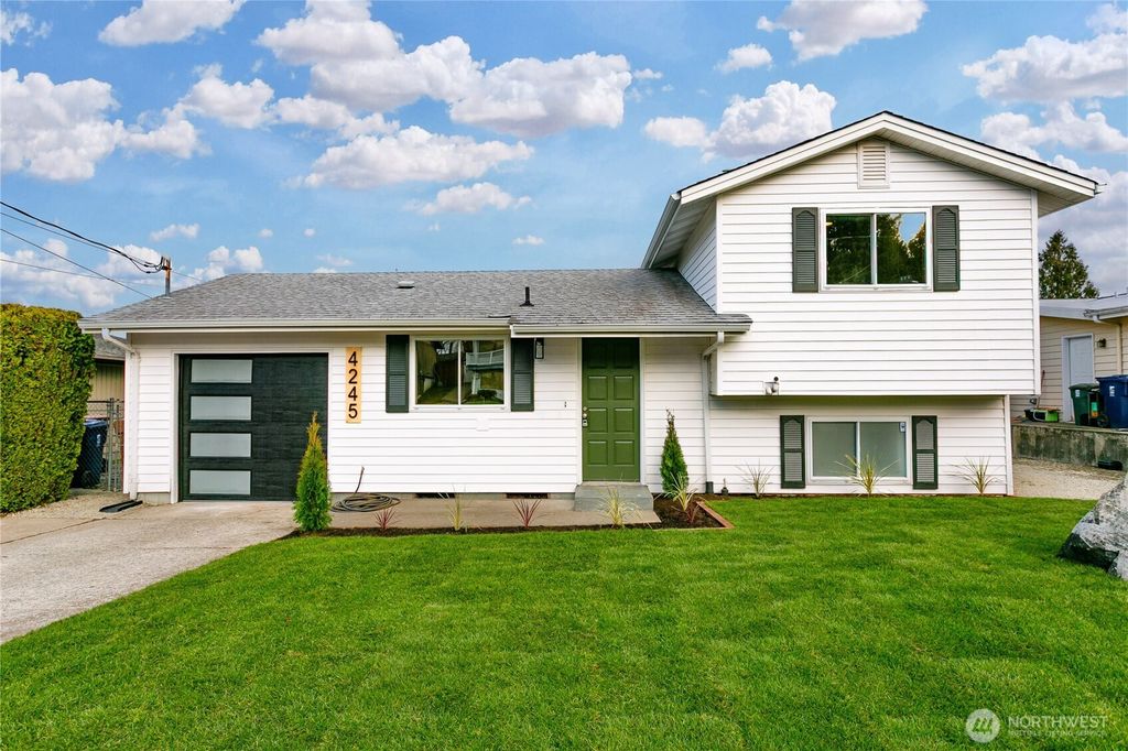 Photo of 4245 N Vassault Street, Tacoma, WA 98407 (MLS # 2487968)