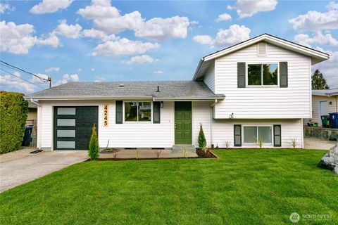 Photo of 4245 N Vassault Street, Tacoma, WA 98407 (MLS # 2487968)