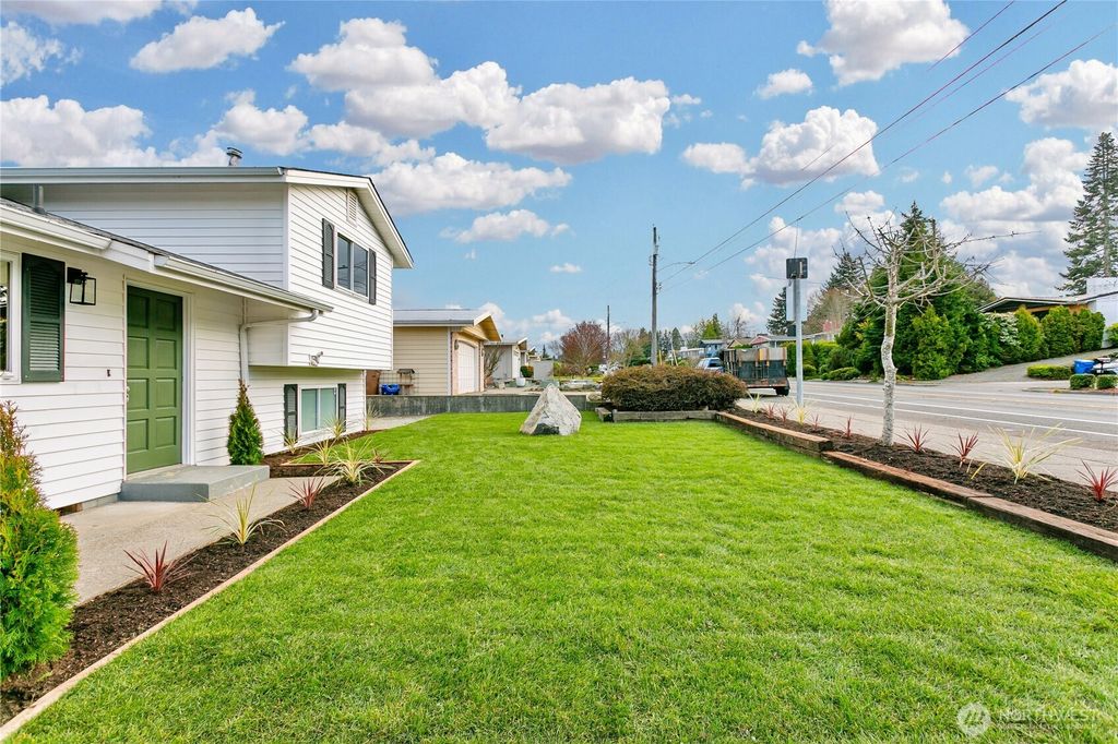Photo of 4245 N Vassault Street, Tacoma, WA 98407 (MLS # 2487968)