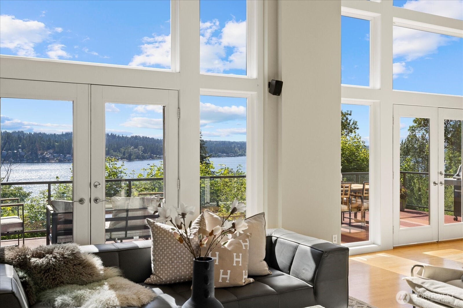 2472 E Lake Sammamish Parkway NE