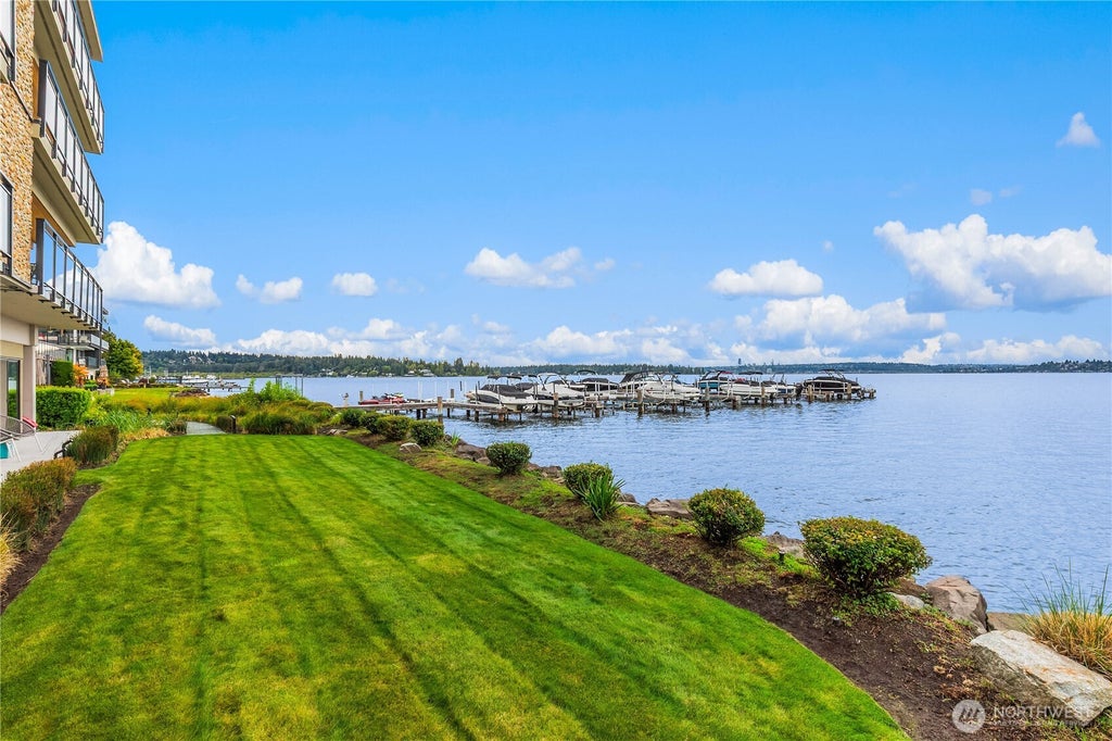 Photo of 6401 Lake Washington Boulevard NE #307, Kirkland, WA 98033 (MLS # 2575180)