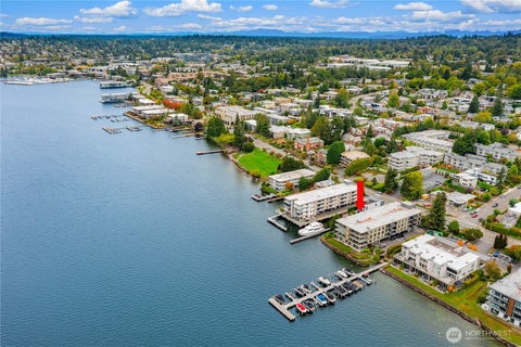 Photo of 6401 Lake Washington Boulevard NE #307, Kirkland, WA 98033 (MLS # 2575180)