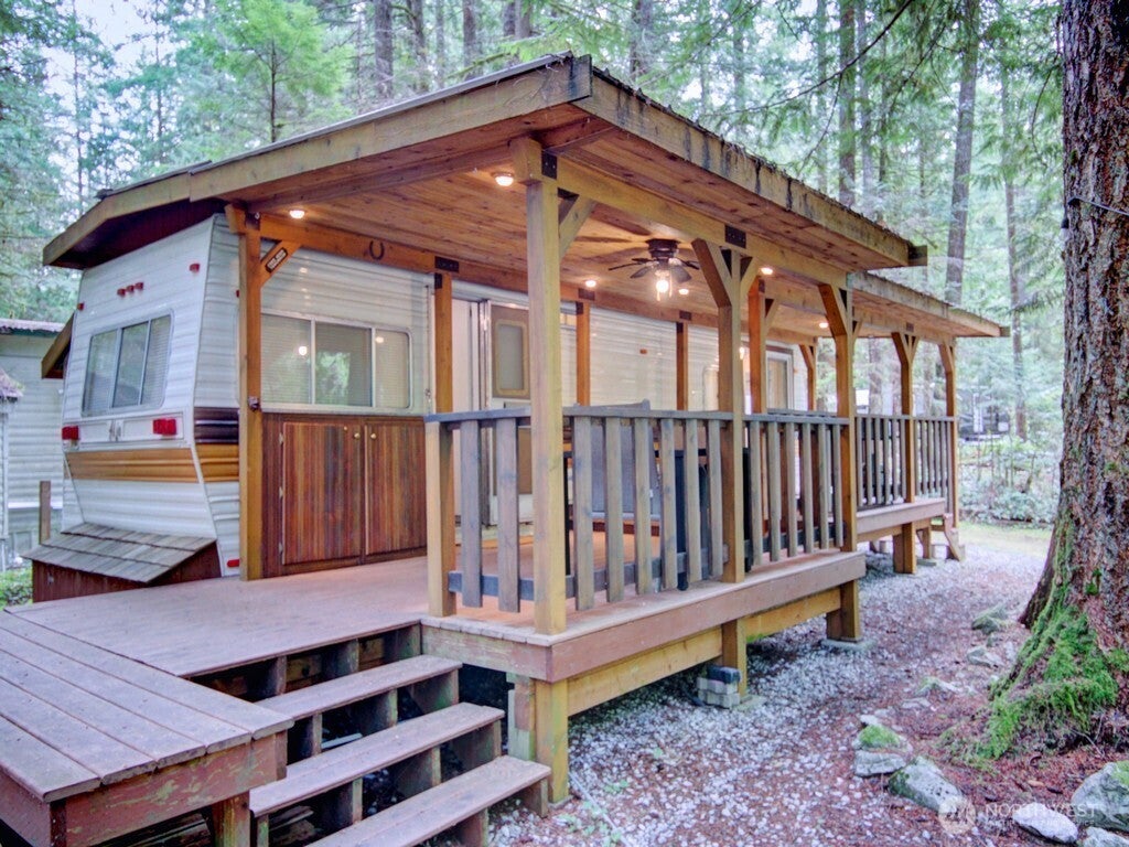 Photo of 80 Sunset Circle, Deming, WA 98244 (MLS # 2578808)