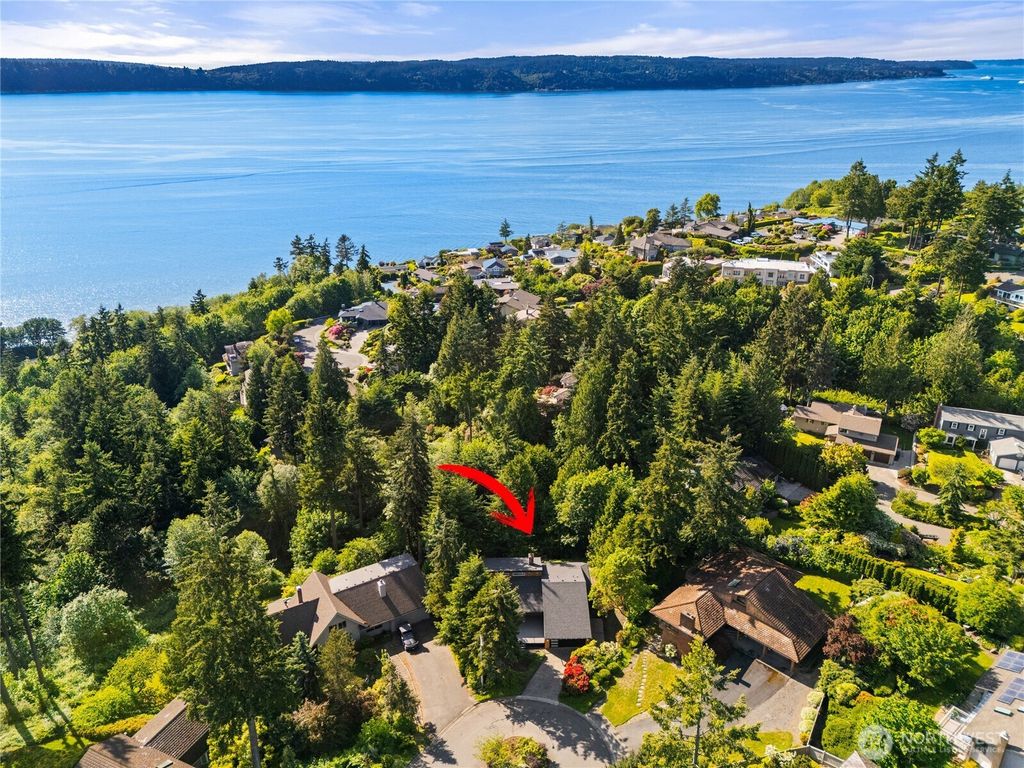Photo of 6025 96th Street SW, Mukilteo, WA 98275 (MLS # 2531372)