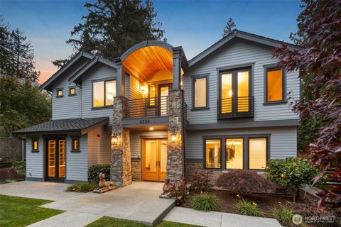 4229 95th Avenue NE Yarrow Point WA 98004