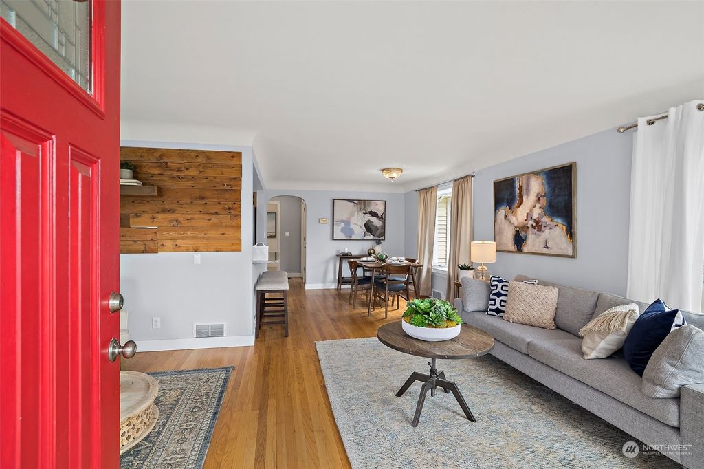 Photo of 1501 McDougall Avenue, Everett, WA 98201 (MLS # 2218331)