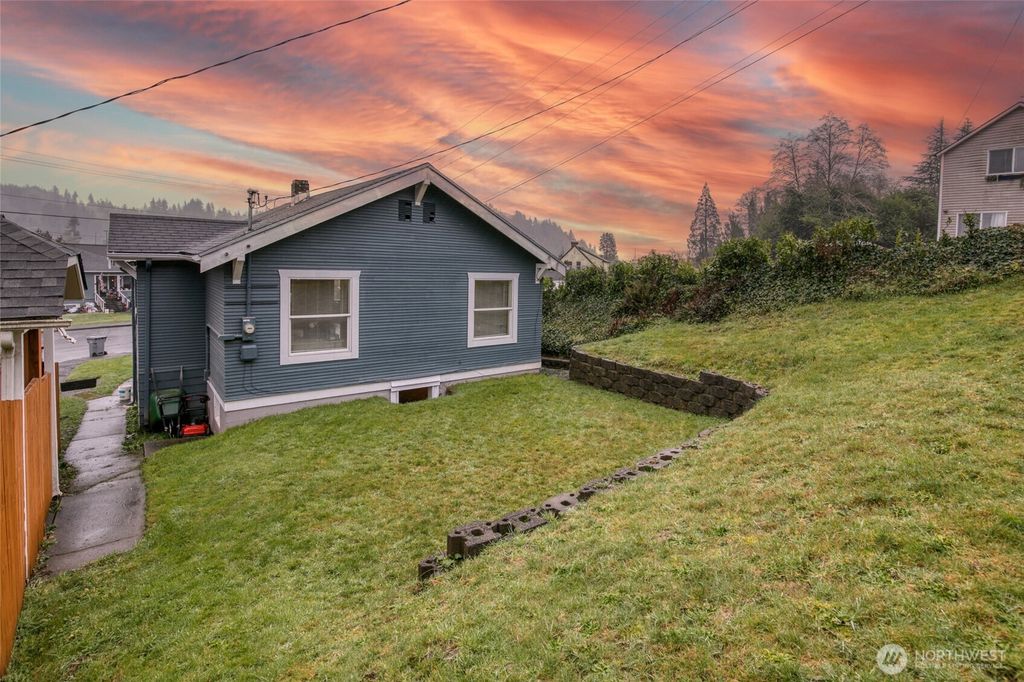 Photo of 1301 N B Street, Aberdeen, WA 98520 (MLS # 2476384)