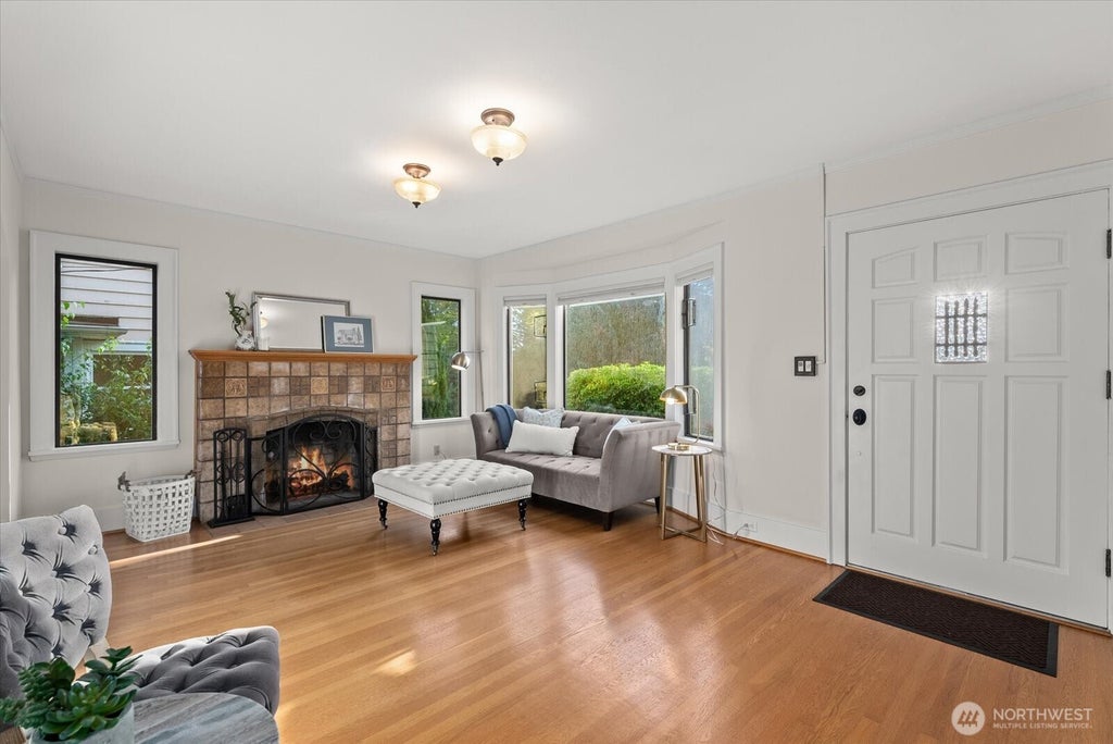 Photo of 7530 Roosevelt Wy WAY NE, Seattle, WA 98115 (MLS # 2580438)