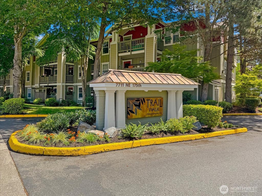 Photo of 7711 NE 175th Street #F202, Kenmore, WA 98028 (MLS # 2565349)