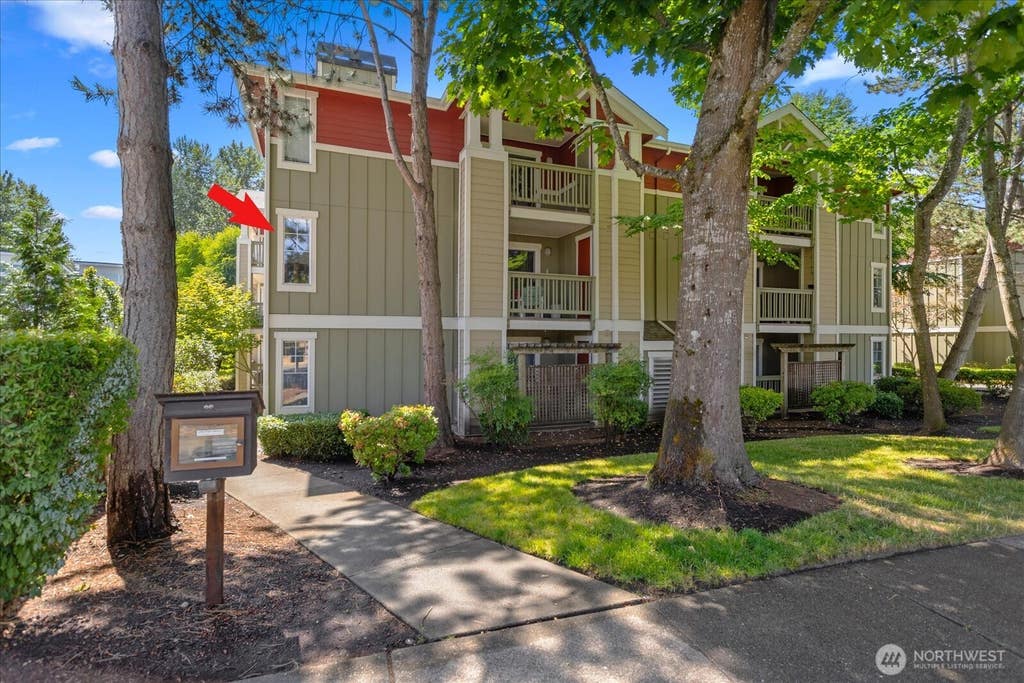 Photo of 7711 NE 175th Street #F202, Kenmore, WA 98028 (MLS # 2565349)