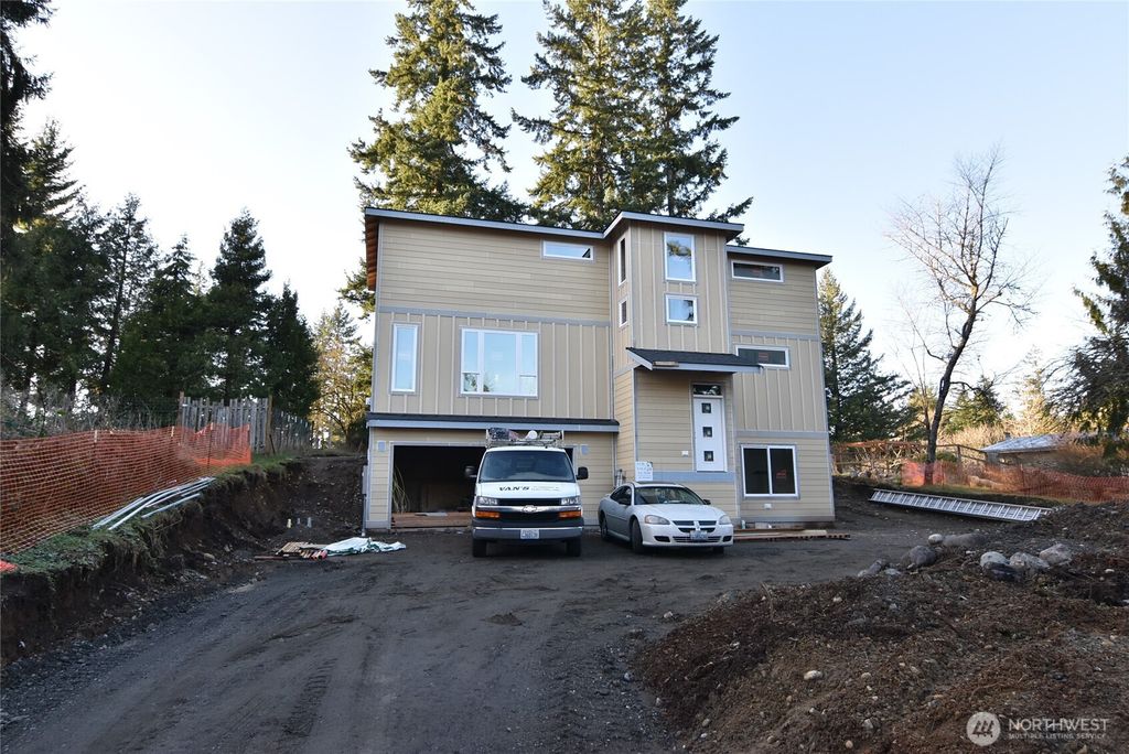 Photo of 1321 Roland Street, Bellingham, WA 98229 (MLS # 2464469)