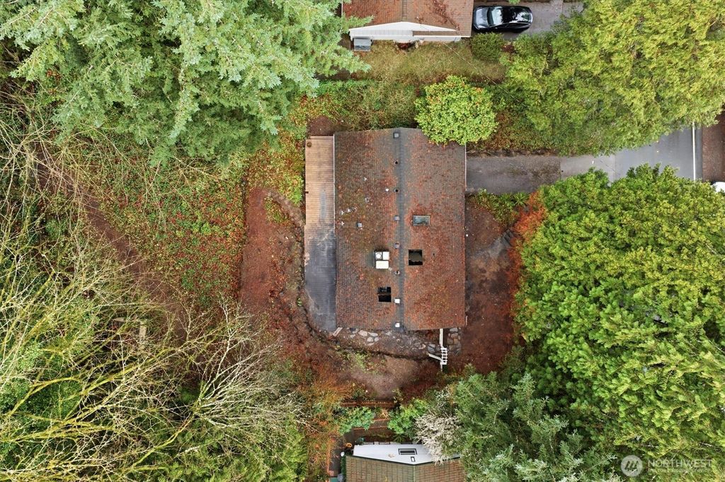 Photo of 339 108th Avenue SE, Bellevue, WA 98004 (MLS # 2488169)