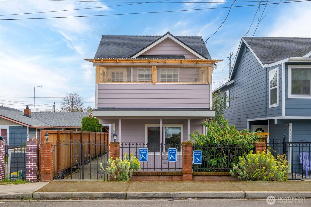 Photo of 10046 17th Avenue SW, Seattle, WA 98146 (MLS # 2347236)