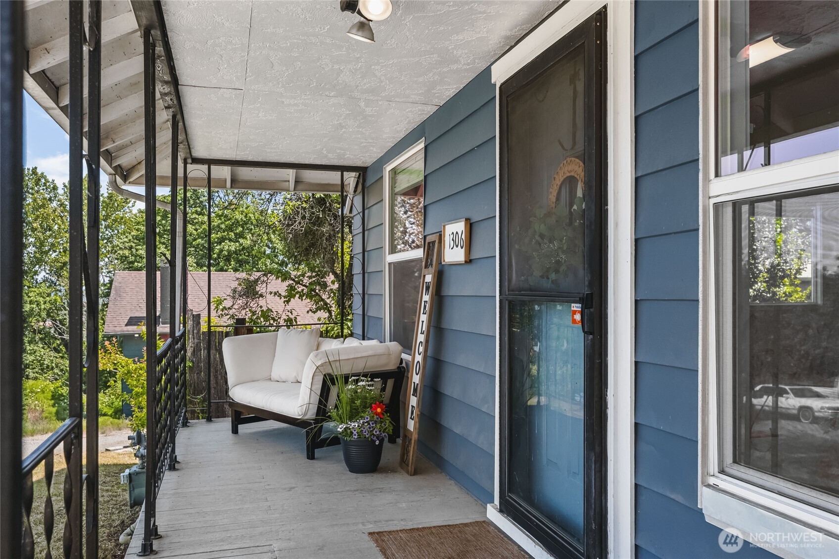 1306 E 32nd Street