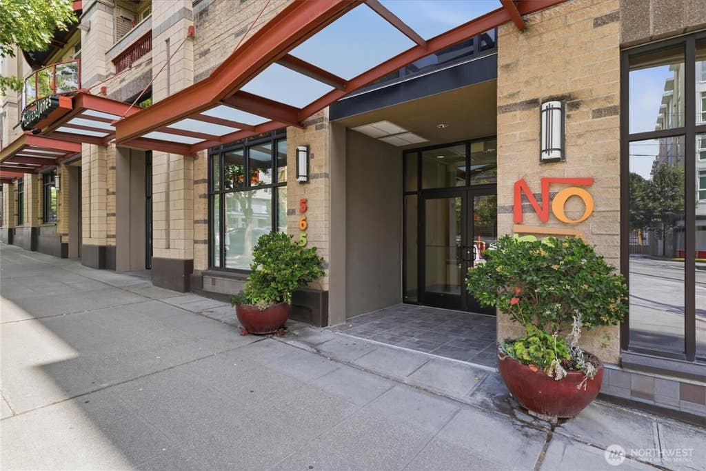 Photo of 5650 24th Avenue NW #403, Seattle, WA 98107 (MLS # 2560560)