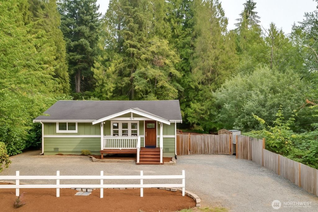 Photo of 19320 176th Avenue NE, Woodinville, WA 98072 (MLS # 2430047)