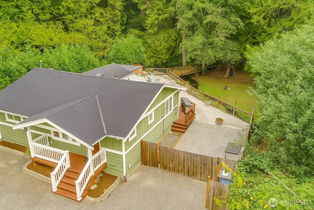 Photo of 19320 176th Avenue NE, Woodinville, WA 98072 (MLS # 2430047)