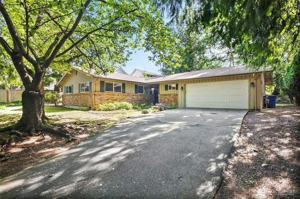 Photo of 1438 227th Avenue SE, Sammamish, WA 98075 (MLS # 2391784)