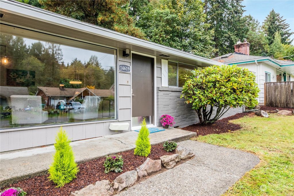Photo of 14619 9th Place NE, Shoreline, WA 98155 (MLS # 2297960)