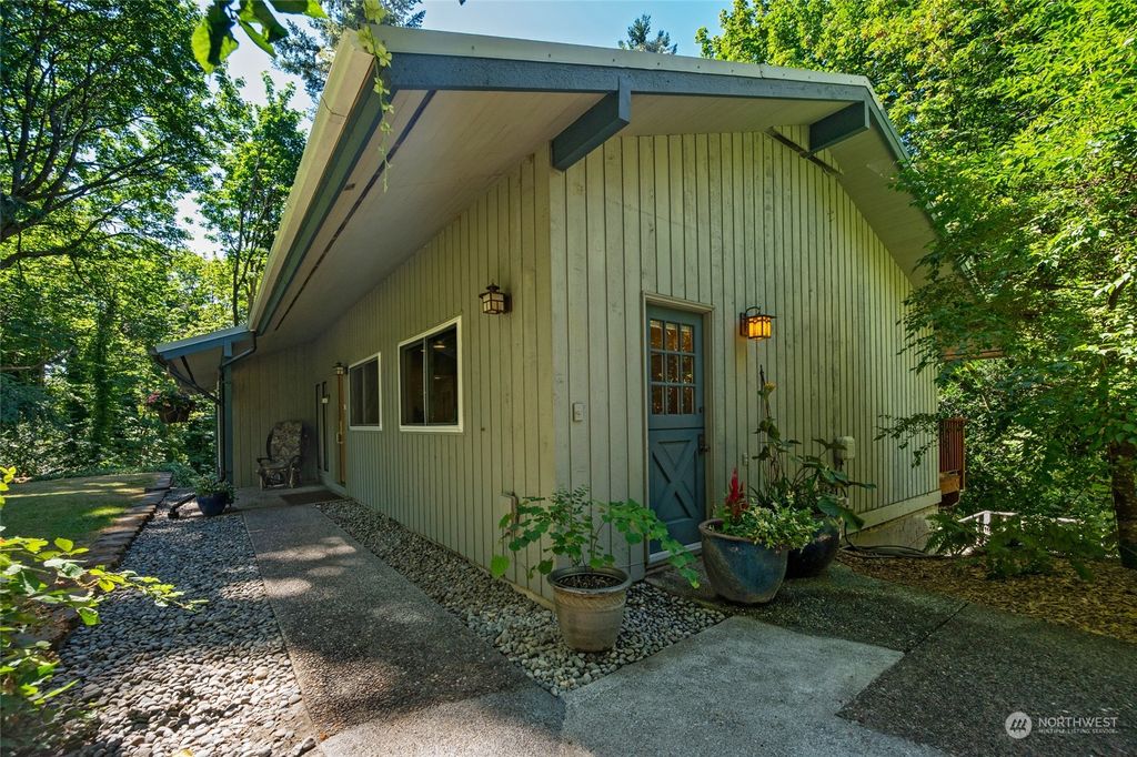 Photo of 3329 NE 156th Street, Lake Forest Park, WA 98155 (MLS # 2151698)