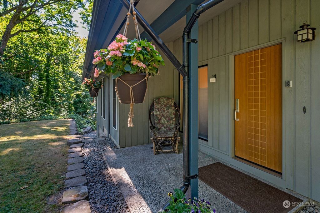 Photo of 3329 NE 156th Street, Lake Forest Park, WA 98155 (MLS # 2151698)