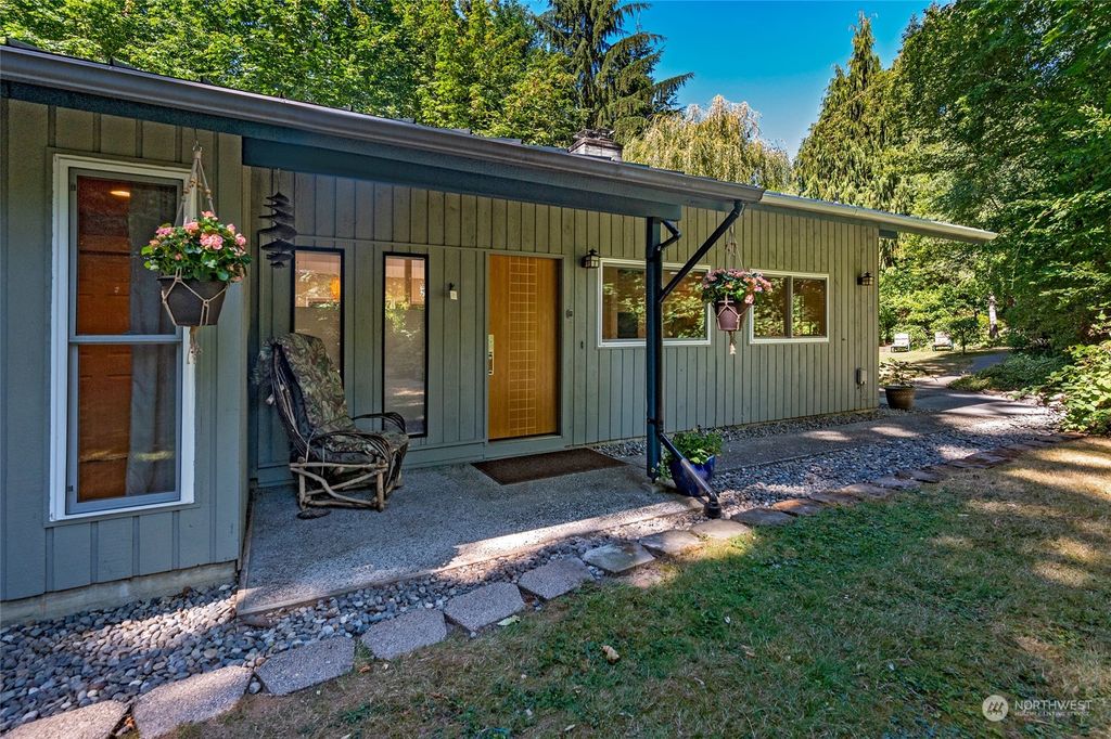 Photo of 3329 NE 156th Street, Lake Forest Park, WA 98155 (MLS # 2151698)