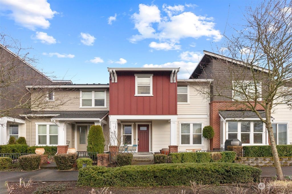Photo of 1385 NE Hickory (29) Lane, Issaquah, WA 98029 (MLS # 2202114)