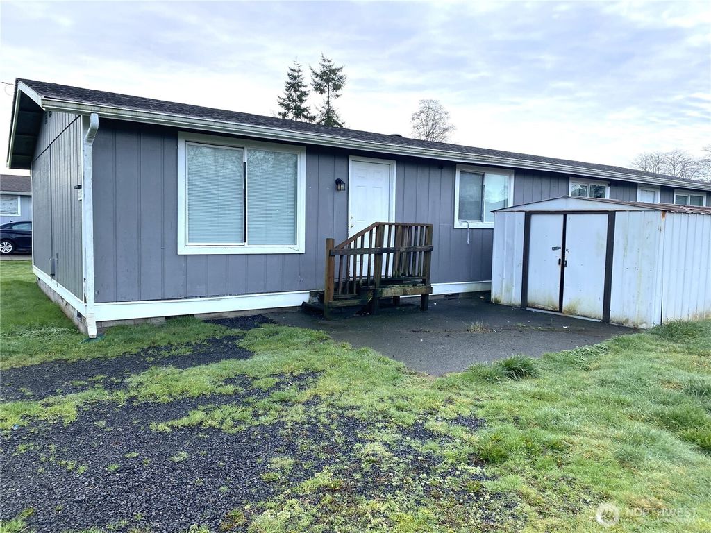 Photo of 1123 Lindstrom Street, Aberdeen, WA 98520 (MLS # 2489135)