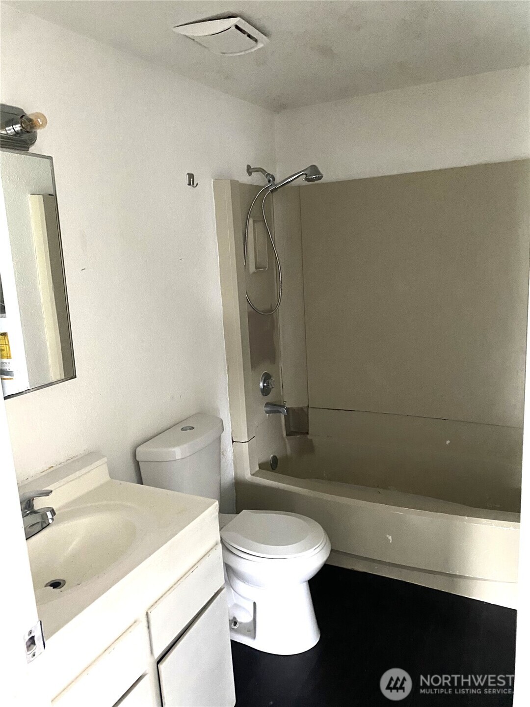 1123 Lindstrom Street