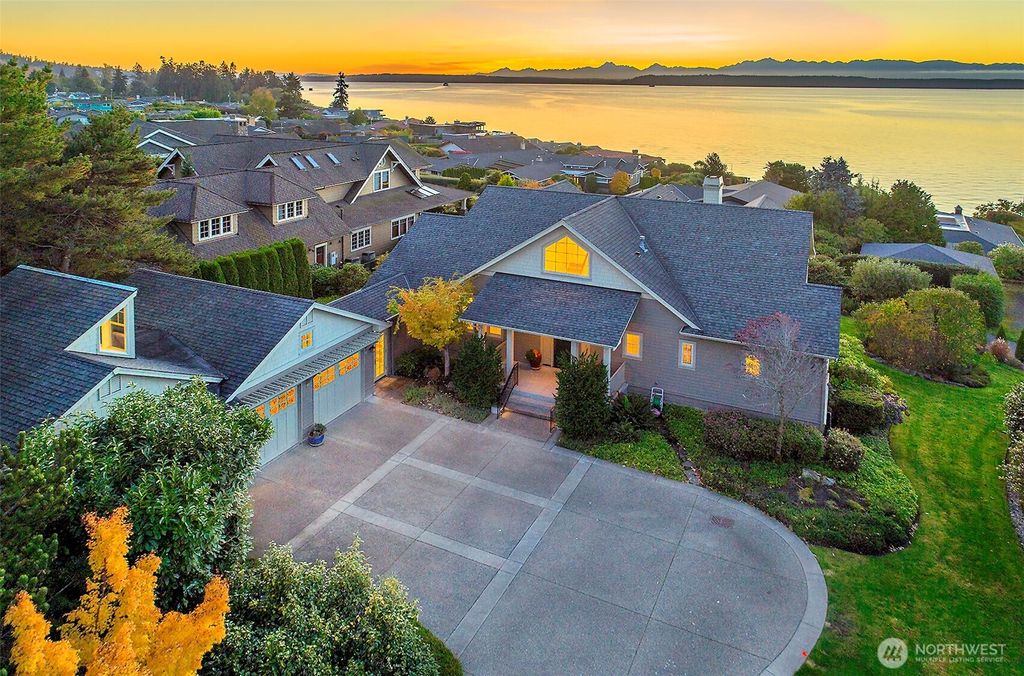 Photo of 1611 9th Avenue N, Edmonds, WA 98020 (MLS # 2445907)