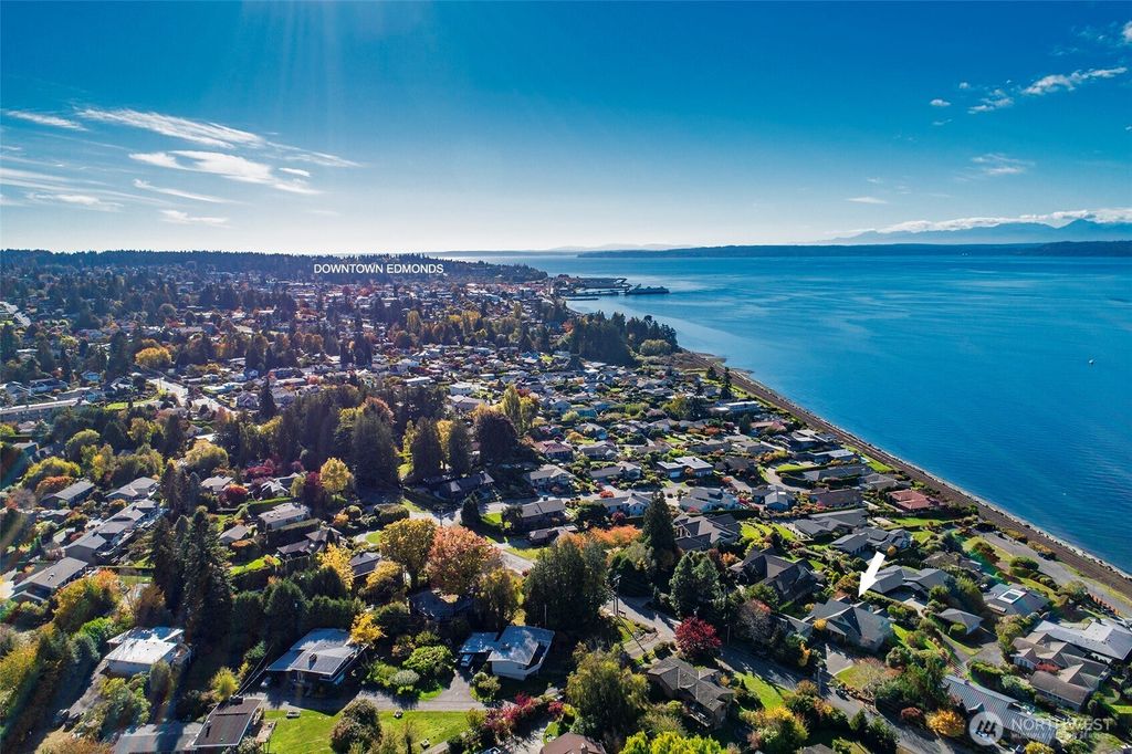Photo of 1611 9th Avenue N, Edmonds, WA 98020 (MLS # 2445907)