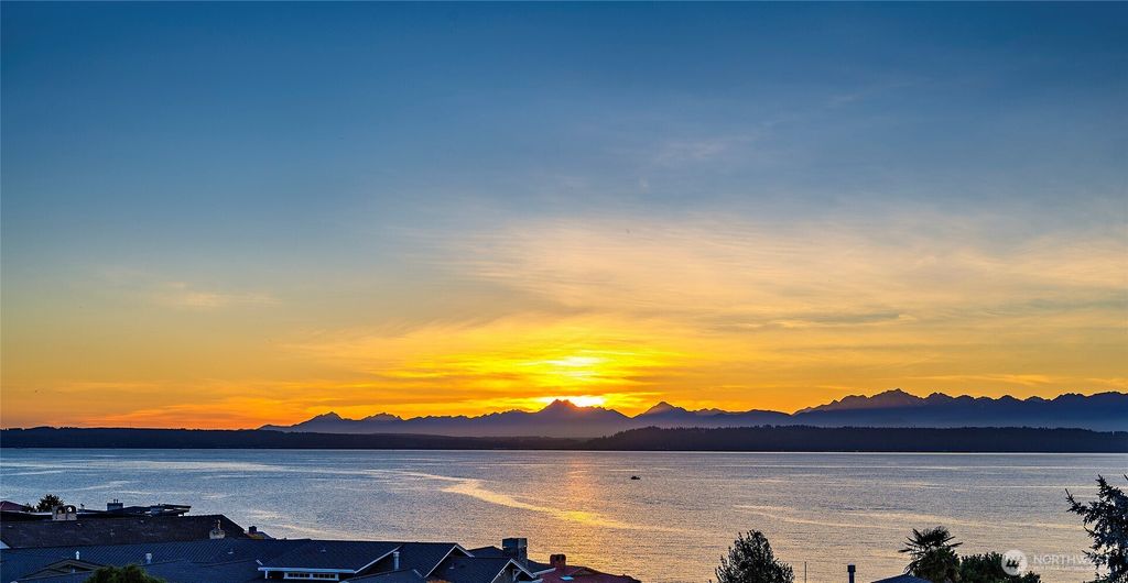 Photo of 1611 9th Avenue N, Edmonds, WA 98020 (MLS # 2445907)