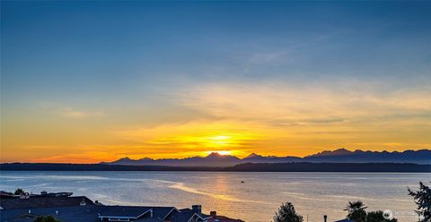 Photo of 1611 9th Avenue N, Edmonds, WA 98020 (MLS # 2445907) Photo of 1611 9th Avenue N, Edmonds, WA 98020 (MLS # 2445907)
