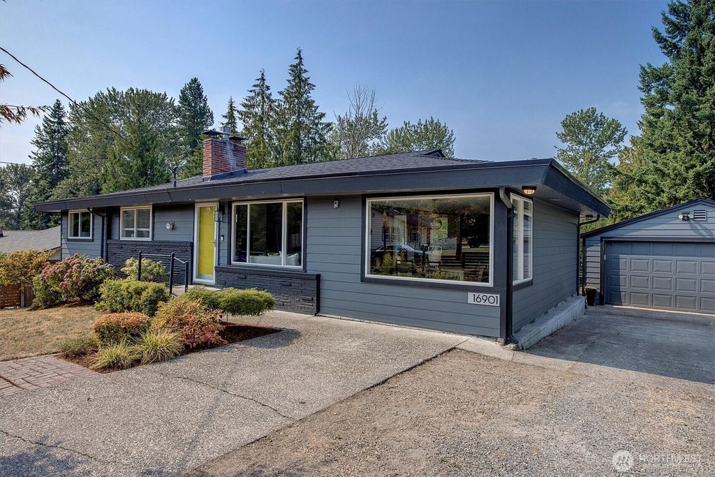Photo of 16901 113th Avenue SE, Renton, WA 98055 (MLS # 2425978)