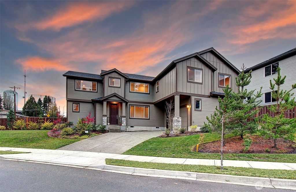 Photo of 6806 NE 16th Avenue, Vancouver, WA 98665 (MLS # 2458578)