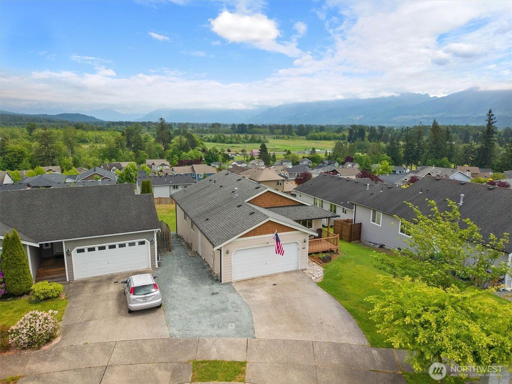 Photo of 1305 Cascadia Drive, Sedro Woolley, WA 98284 (MLS # 2527425)
