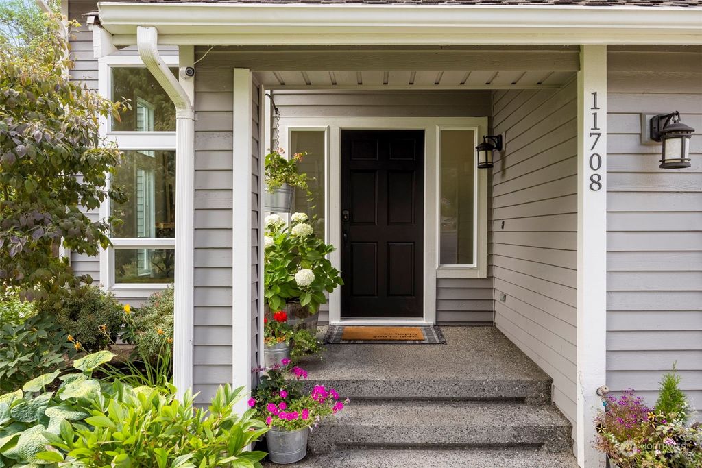 Photo of 11708 NE 168th Court, Bothell, WA 98011 (MLS # 2250634)