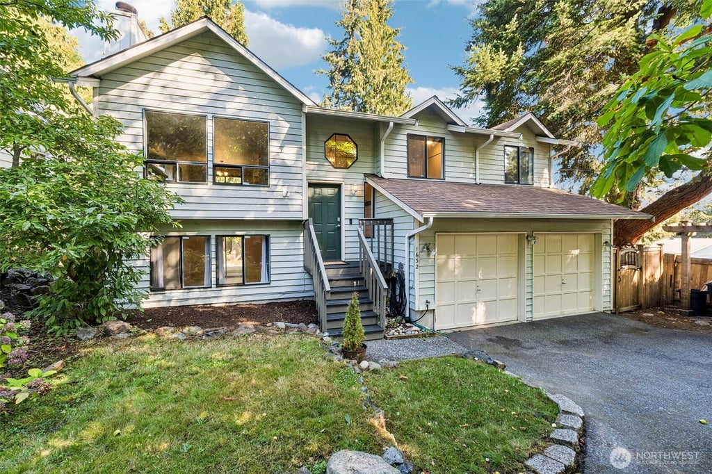 Photo of 1632 NE Perkins Way, Shoreline, WA 98155 (MLS # 2583608)
