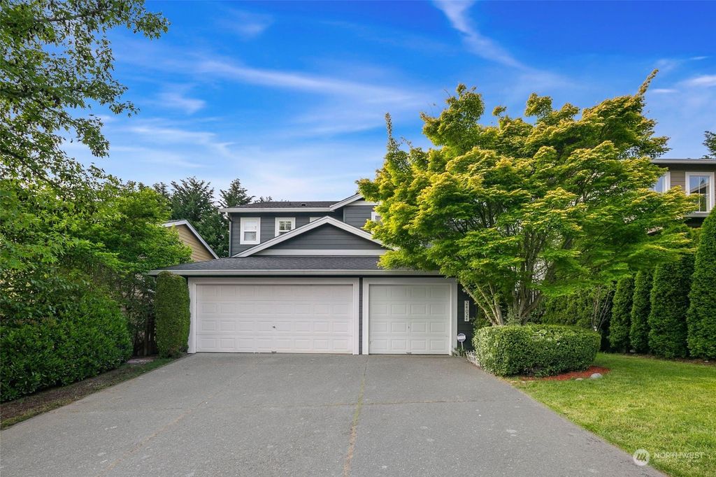 Photo of 24024 SE 11th Place, Sammamish, WA 98075 (MLS # 2072200)