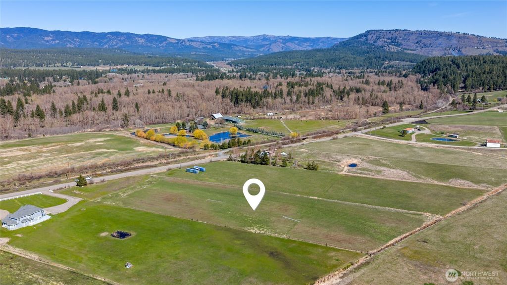 Photo of 0 XXX Lower Peoh Point Road, Cle Elum, WA 98922 (MLS # 2507099)