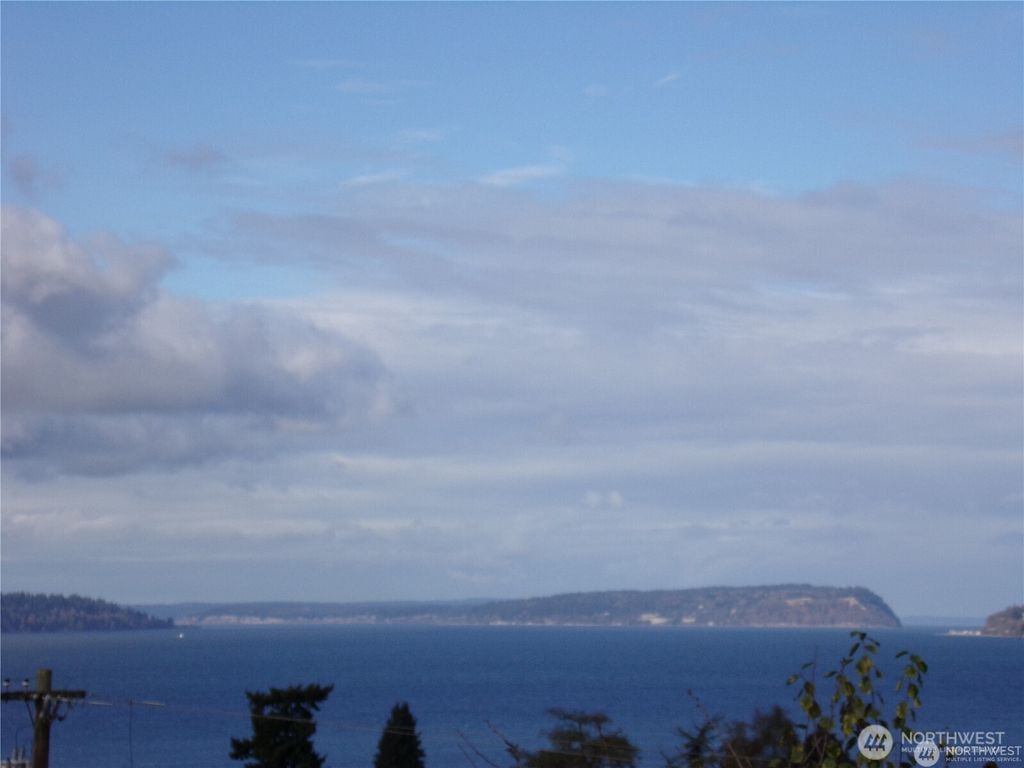 Photo of 660 Campbell Avenue, Mukilteo, WA 98275 (MLS # 2511387)