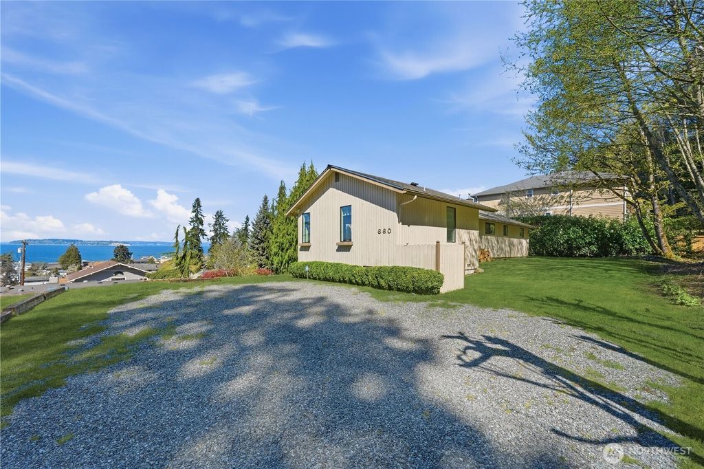 Photo of 660 Campbell Avenue, Mukilteo, WA 98275 (MLS # 2511387)