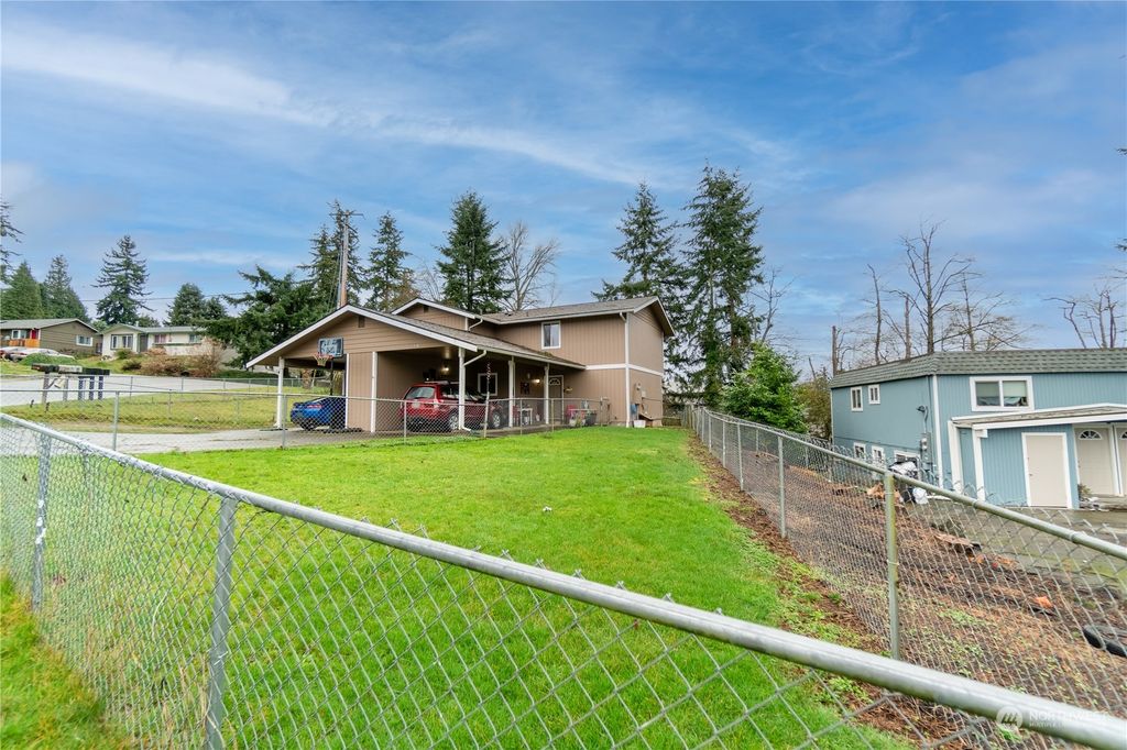 Photo of 6108 Kenwood Drive, Everett, WA 98203 (MLS # 2320584)