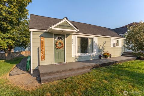 Photo of 251 Rimrock Way, East Wenatchee, WA 98802 (MLS # 2438728)